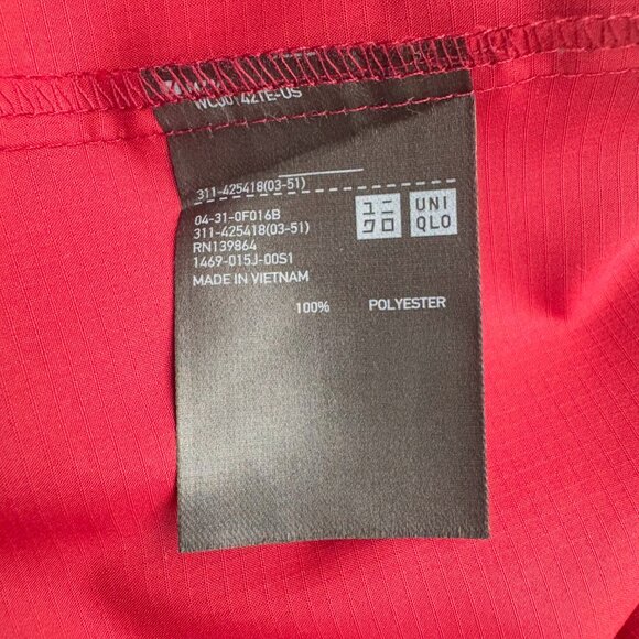 Uniqlo Men's Size S Red UV Protection Pocketable Parka - Picture 11 of 13